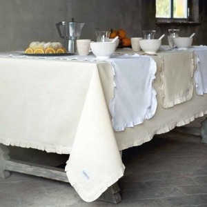 Obrus INFINITY wodoodporny kremowy 150x240 cm